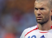 开云APP-足球的双面，德甲争冠的焦土战与塞维利亚横跨大西洋的文化征服