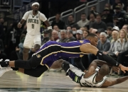 开云下载-快船不敌篮网，霍乐迪缺席雷吉-杰克四连败的简单介绍