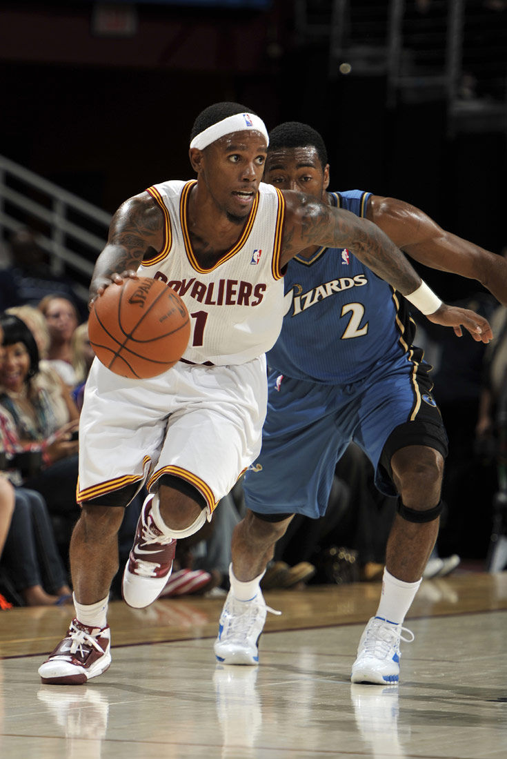 绿军客场击败奇才，全面崛起