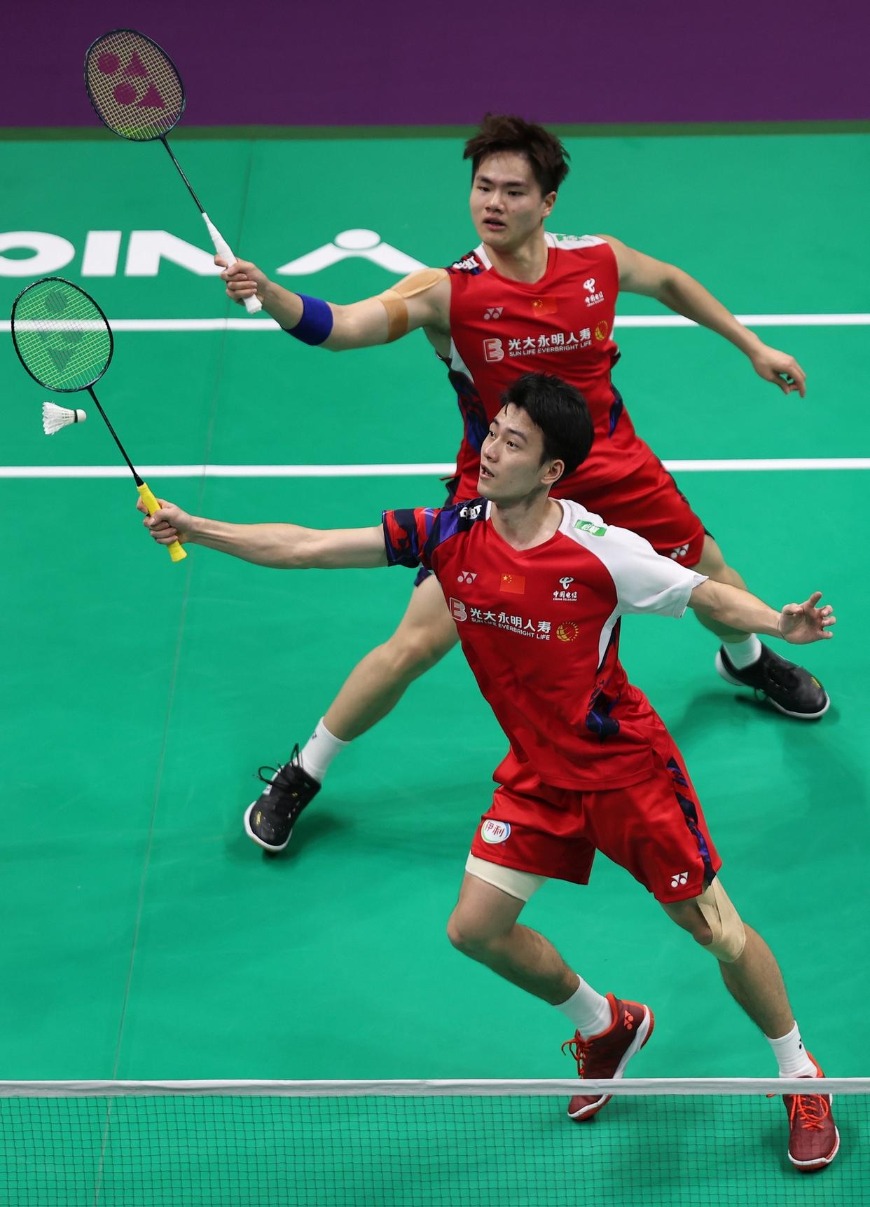 英格兰羽毛球队完胜印尼羽毛球队，林丹关键制胜的简单介绍