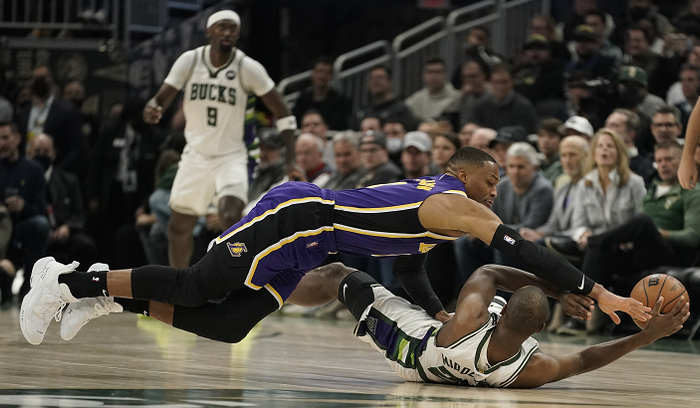 快船不敌篮网，霍乐迪缺席雷吉-杰克四连败的简单介绍