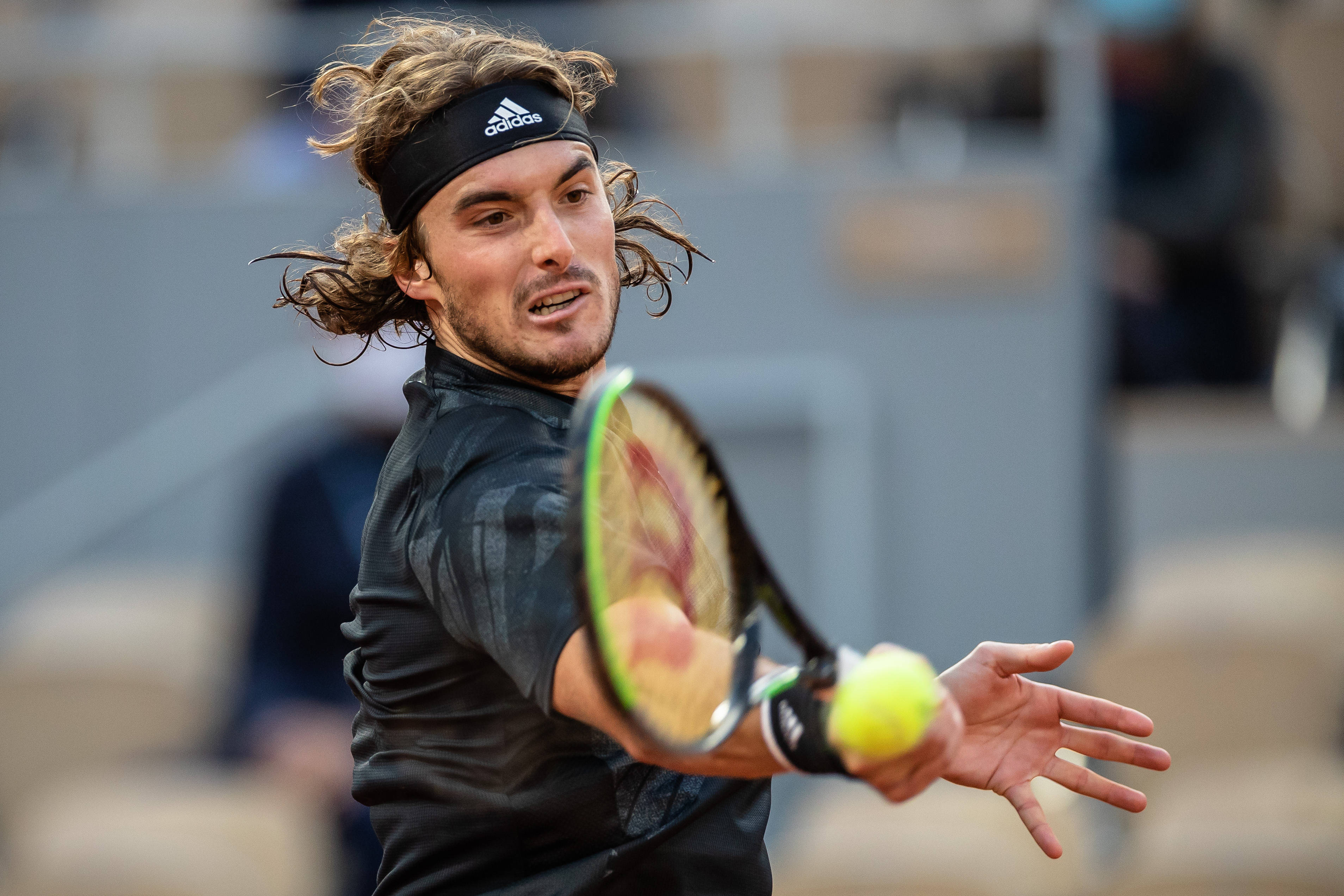 西班牙网球队翻盘法国网球队，西西帕斯绝境逆转的简单介绍