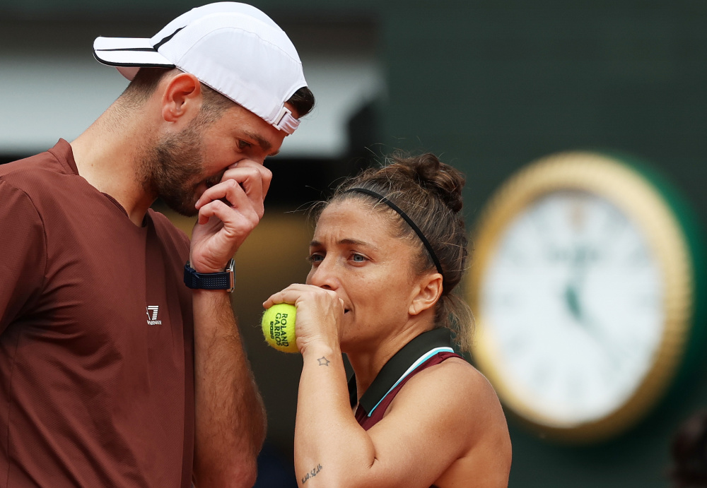 包含法国网球队碾压澳大利亚网球队，瓦林卡送出助攻的词条