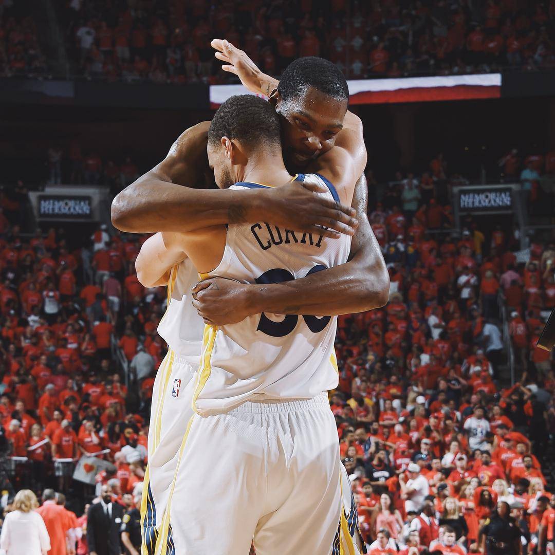 加拿大男篮横扫意大利男篮，杜兰特送出助攻