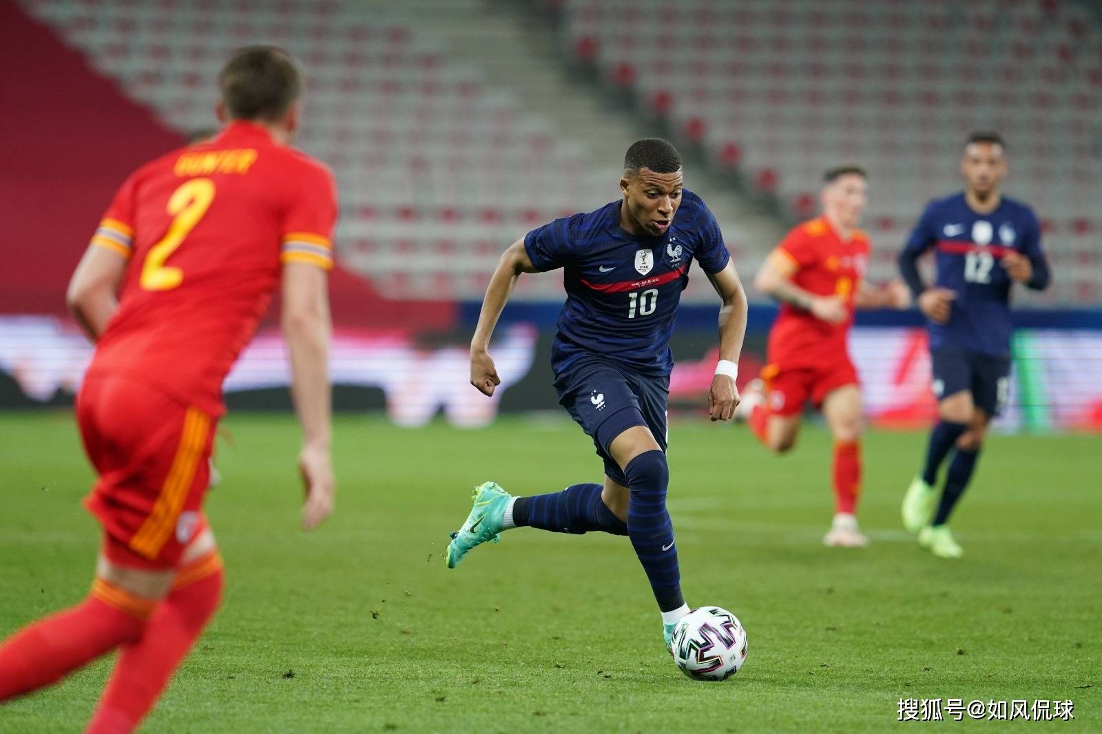 法国队完胜日本队，波尔统治全场