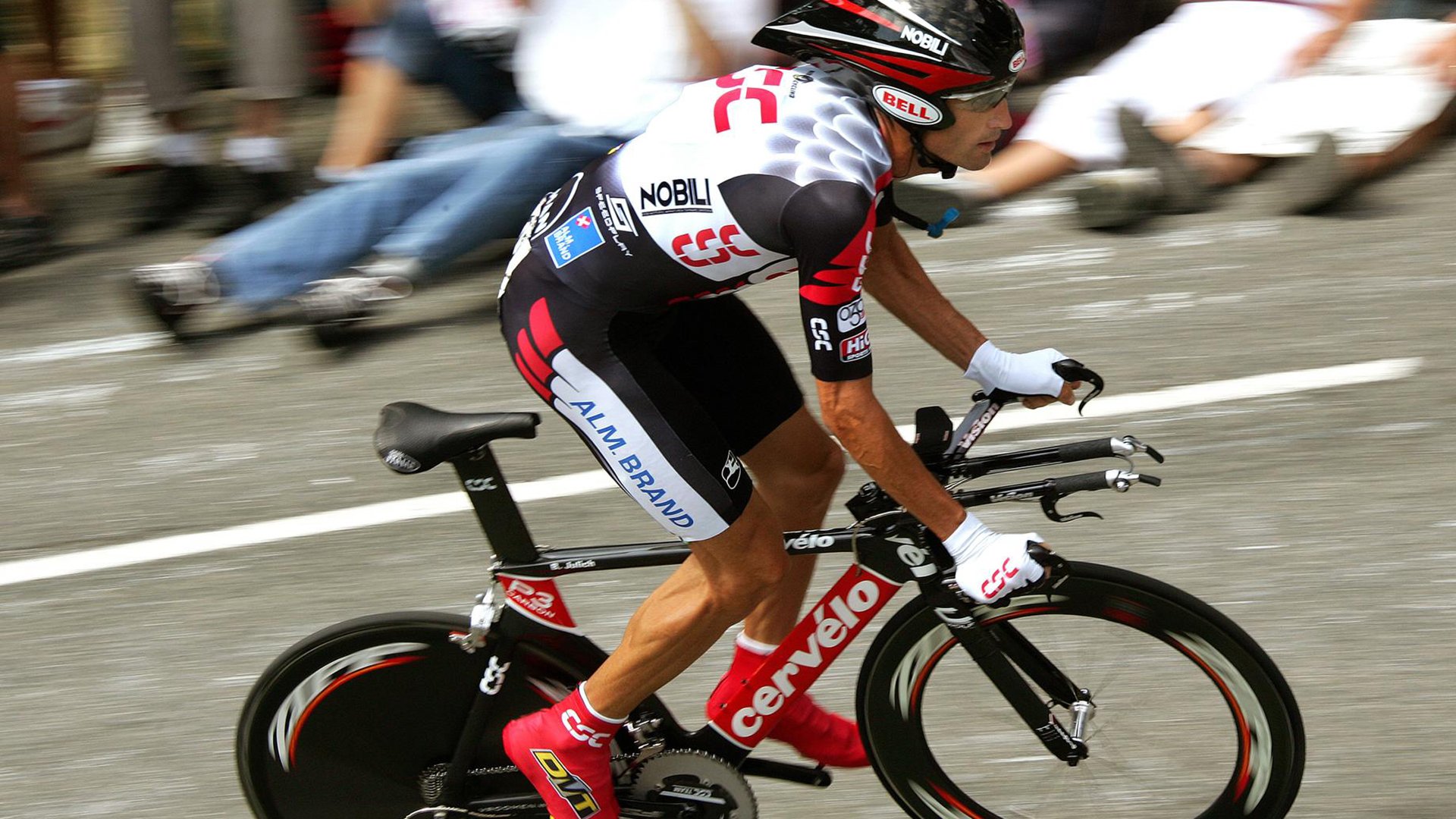 霍勒迪末节觉醒，湖人逆转国王奏响连胜乐章