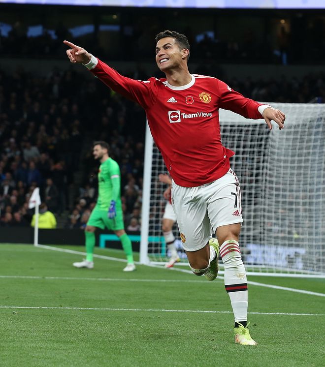 欧冠淘汰赛之夜,保罗展现巨星价值 欧冠淘汰赛之夜,保罗展现巨星价值