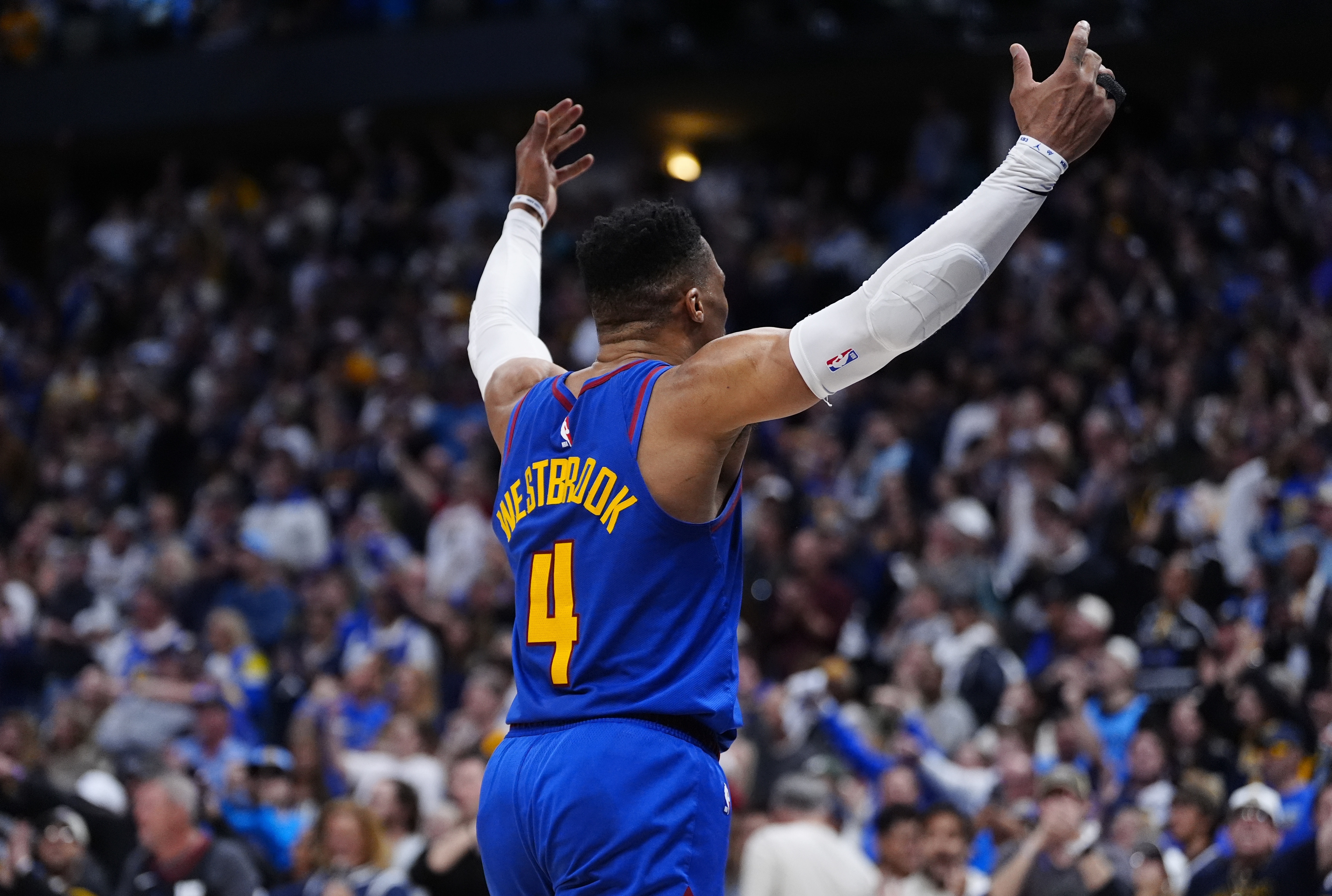 欧冠淘汰赛之夜，哈登压力下完成爆发