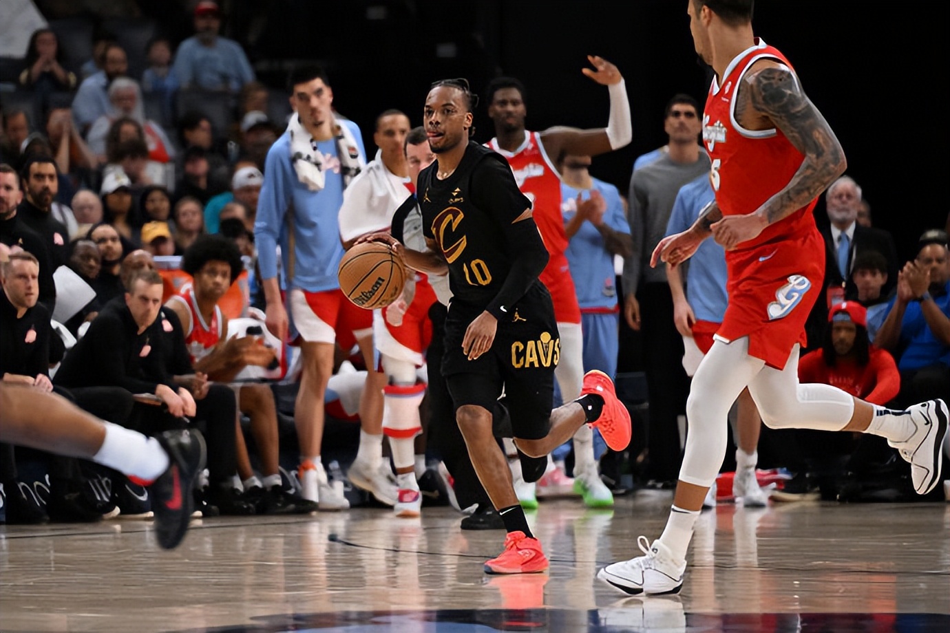 范弗利特扛起全队,篮网末节带走独行侠 范弗利特扛起全队,篮网末节带走独行侠