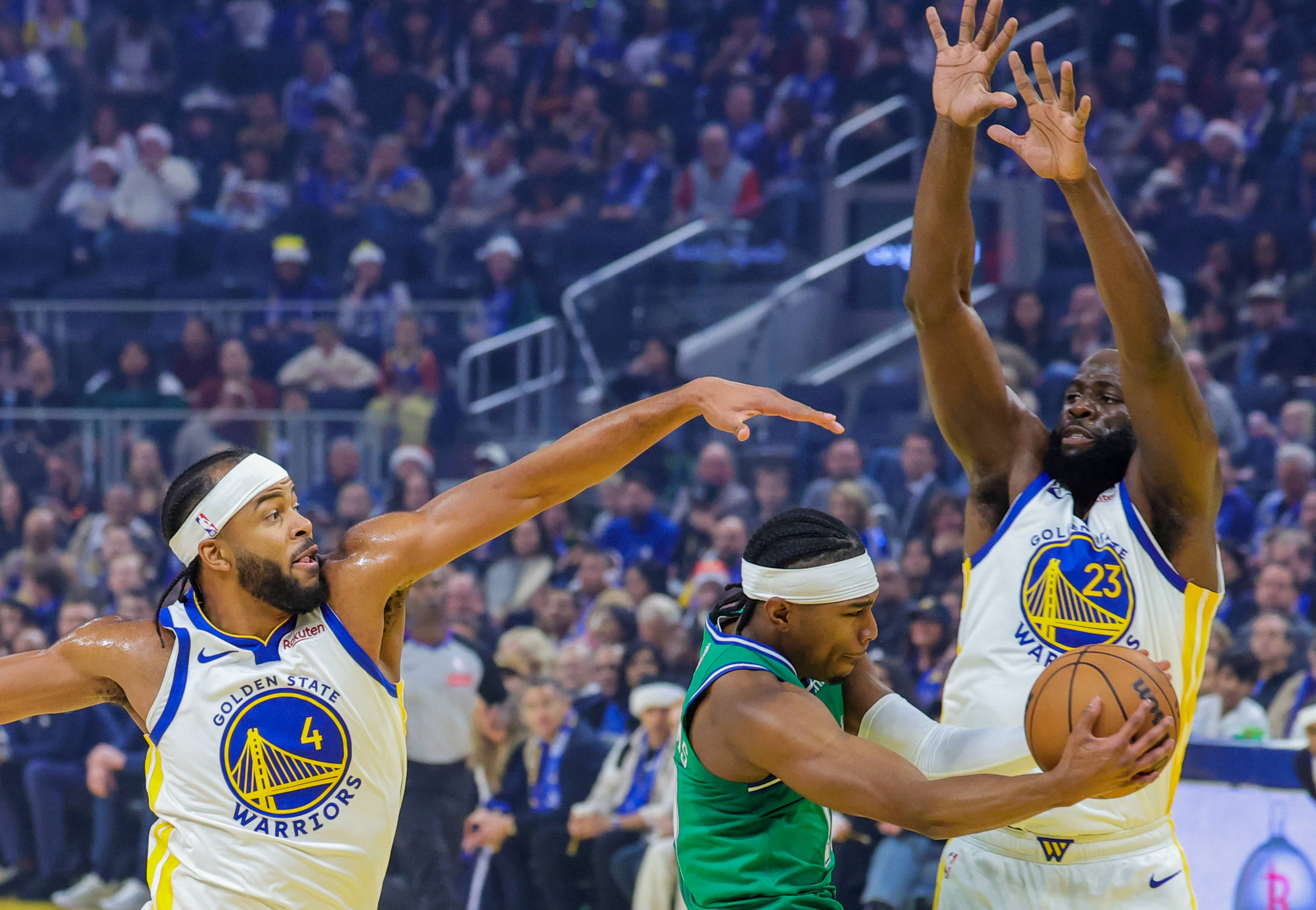 范弗利特扛起全队,篮网末节带走独行侠 范弗利特扛起全队,篮网末节带走独行侠