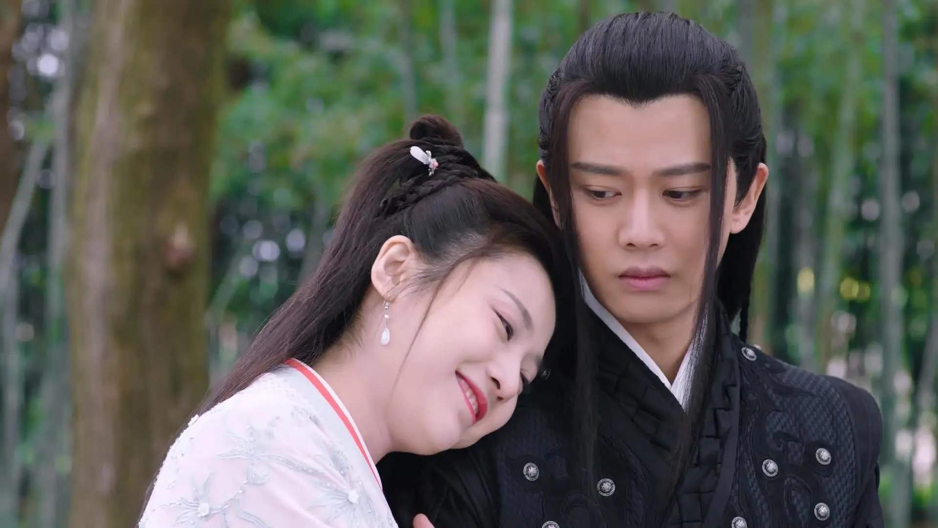 土耳其闪电攻势击溃安哥拉，本泽马意外成为全场焦点